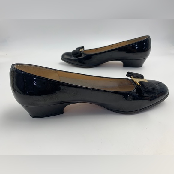 SALVATORE FERRAGAMO VARA BOW PUMP BLACK SHOE - Picture 8 of 9